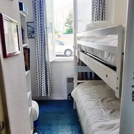 Atypical T2 Of 35 M With Garden Near The Sea Apartment